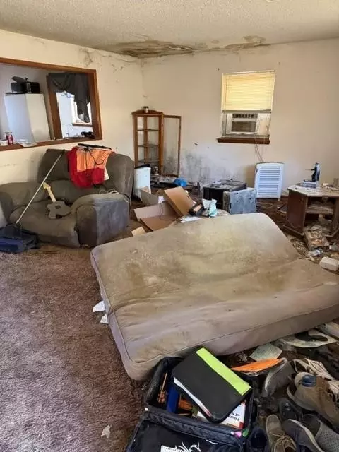 Living - 405 E Main St, Maud, OK 74854 photo 1 of 1