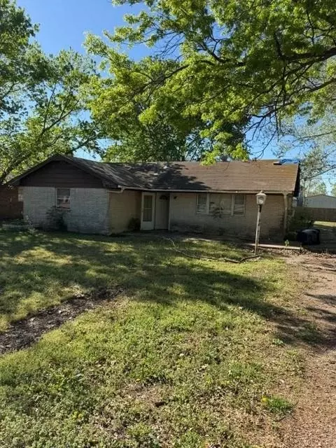 Exterior - 405 E Main St, Maud, OK 74854 photo 5 of 5