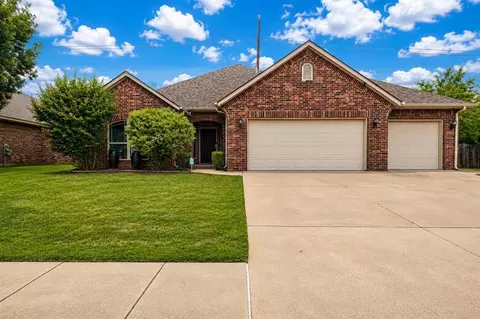 16300 W Petaluma Pl, Edmond, OK 73013