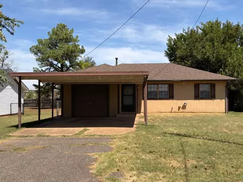 141 W Carson Dr, Mustang, OK 73064