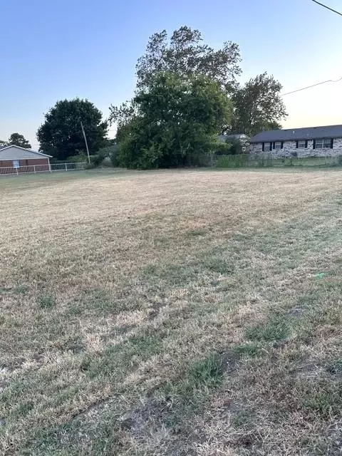 NS 370 Road, Holdenville, OK 74848