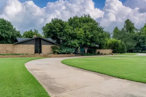 14500 Wilson Rd, Edmond, OK 73013