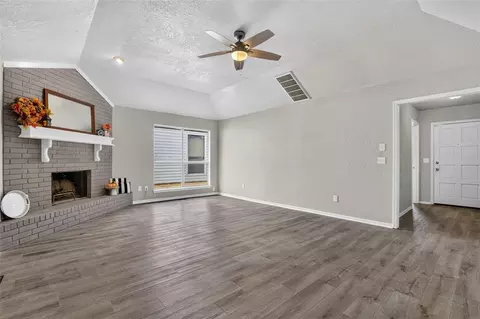 105 Village Oaks Dr, Oklahoma City, OK 73130
