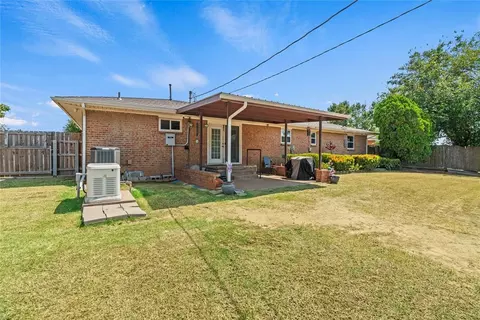 Exterior - 614 Circle Dr, Watonga, OK 73772 photo 7 of 12