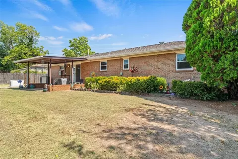 Exterior - 614 Circle Dr, Watonga, OK 73772 photo 8 of 12