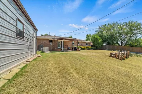 Exterior - 614 Circle Dr, Watonga, OK 73772 photo 10 of 12