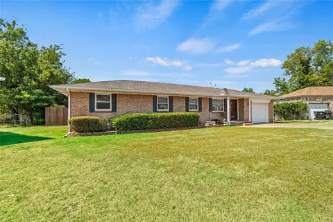 Exterior - 614 Circle Dr, Watonga, OK 73772 photo 4 of 12