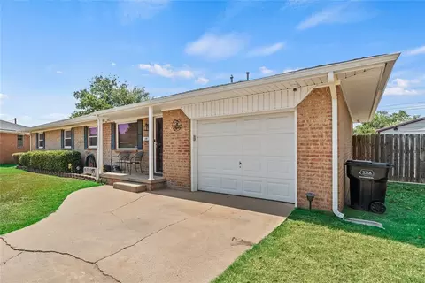 Exterior - 614 Circle Dr, Watonga, OK 73772 photo 3 of 12