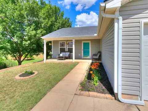 Exterior - 14908 Marbleleaf Dr, Edmond, OK 73013 photo 2 of 9