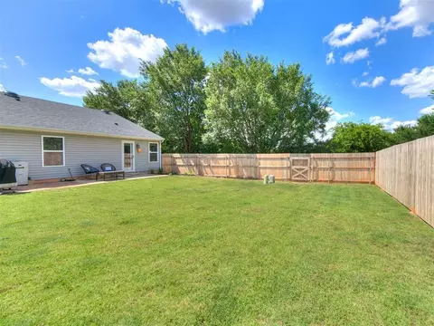 Exterior - 14908 Marbleleaf Dr, Edmond, OK 73013 photo 7 of 9