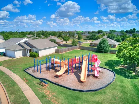 View/Area - 14908 Marbleleaf Dr, Edmond, OK 73013 photo 5 of 8