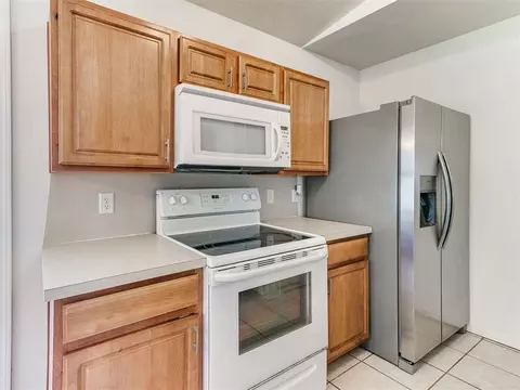 Kitchen - 14908 Marbleleaf Dr, Edmond, OK 73013 photo 3 of 5