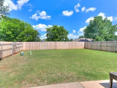 Exterior - 14908 Marbleleaf Dr, Edmond, OK 73013 photo 4 of 9