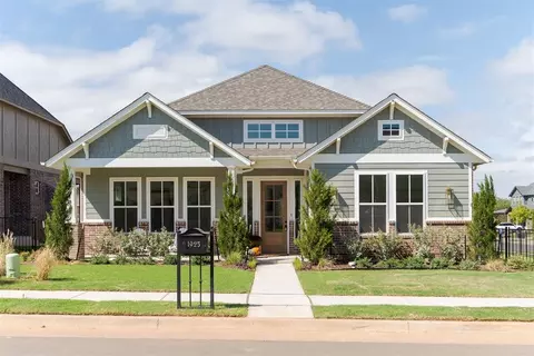 1925 Parkwood Ave, Edmond, OK 73034