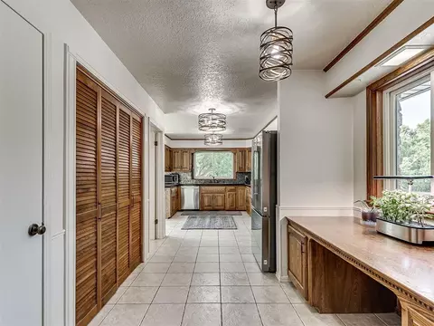 Entry Way - 10 Rustic Hills St, Norman, OK 73072 photo 2 of 4