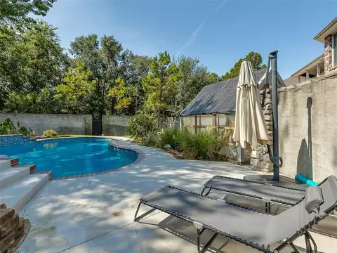 Exterior - 10 Rustic Hills St, Norman, OK 73072 photo 11 of 13