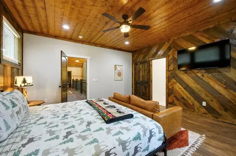 Bedroom - 145 Hackberry Flats Trl, Broken Bow, OK 74728 photo 6 of 6