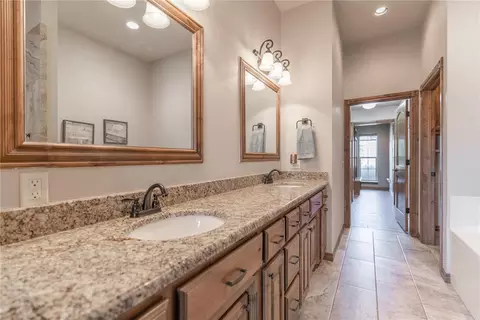 Entry Way - 600 Hannah Dr, Tuttle, OK 73089 photo 2 of 4