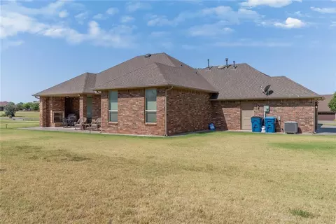 Exterior - 600 Hannah Dr, Tuttle, OK 73089 photo 2 of 2