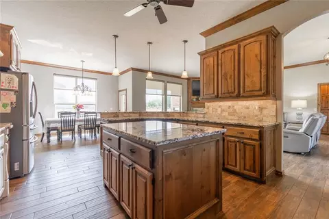 Kitchen - 600 Hannah Dr, Tuttle, OK 73089 photo 5 of 7