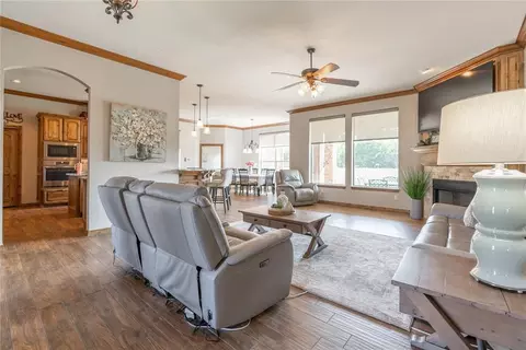 Living - 600 Hannah Dr, Tuttle, OK 73089 photo 4 of 4