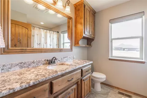 Bath - 600 Hannah Dr, Tuttle, OK 73089 photo 4 of 4