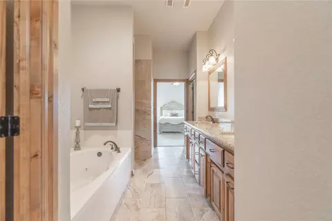 Entry Way - 600 Hannah Dr, Tuttle, OK 73089 photo 3 of 4