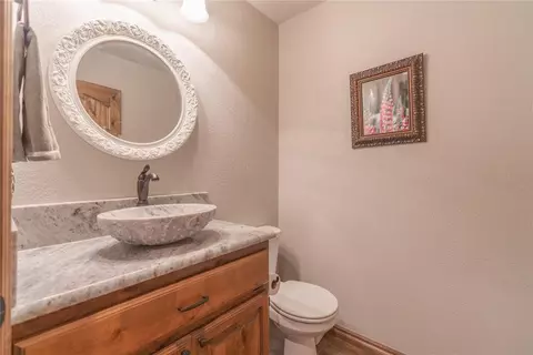 Bath - 600 Hannah Dr, Tuttle, OK 73089 photo 2 of 4
