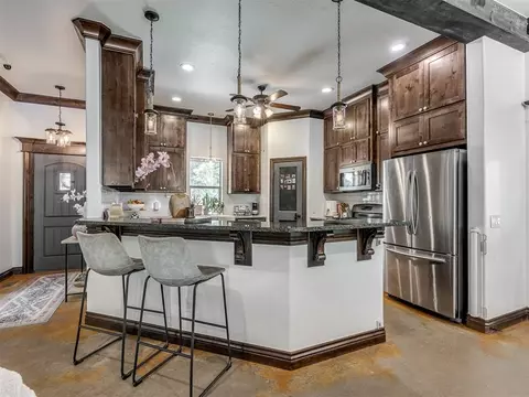 Kitchen - 11075 Cindy Ln, Guthrie, OK 73044 photo 1 of 2