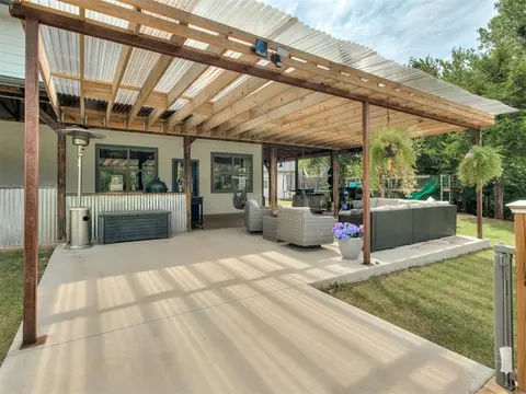 Exterior - 11075 Cindy Ln, Guthrie, OK 73044 photo 7 of 13