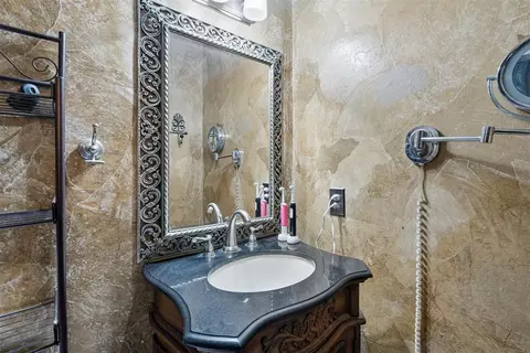 Bath - 1802 Barb Dr, Norman, OK 73071 photo 1 of 4