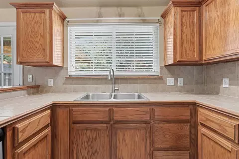 Kitchen - 413 Bent Tree Rd, Noble, OK 73068 photo 1 of 3