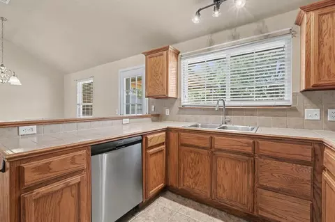 Kitchen - 413 Bent Tree Rd, Noble, OK 73068 photo 2 of 3