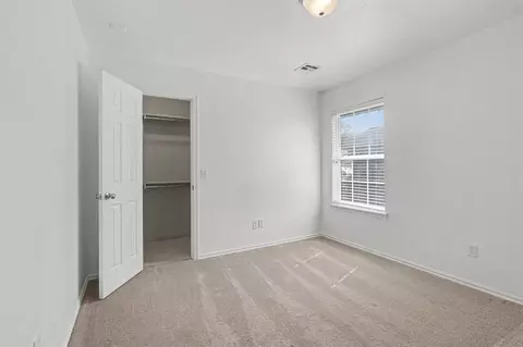 Bedroom - 413 Bent Tree Rd, Noble, OK 73068 photo 3 of 5