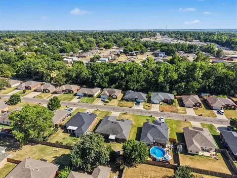 View/Area - 413 Bent Tree Rd, Noble, OK 73068 photo 3 of 4