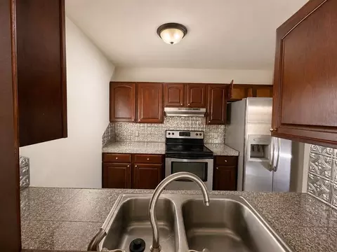 Kitchen - 526 Clover Rd, Oklahoma City, OK 73160 photo 1 of 2