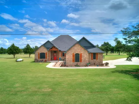 2040 S May Ave, Guthrie, OK 73044