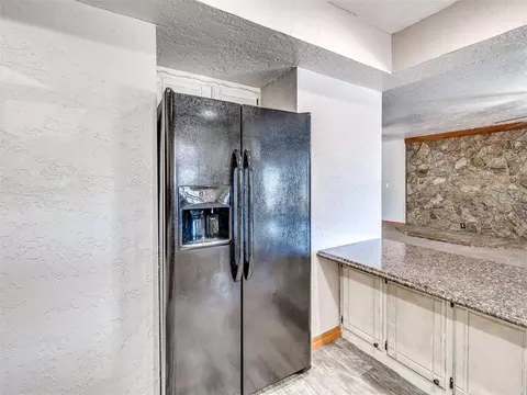 Kitchen - 245 E Riddle Rd, Chickasha, OK 73018 photo 6 of 6