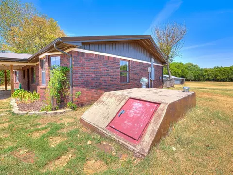 Other - 245 E Riddle Rd, Chickasha, OK 73018 photo 10 of 11
