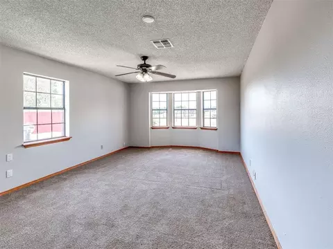 Living - 245 E Riddle Rd, Chickasha, OK 73018 photo 10 of 10