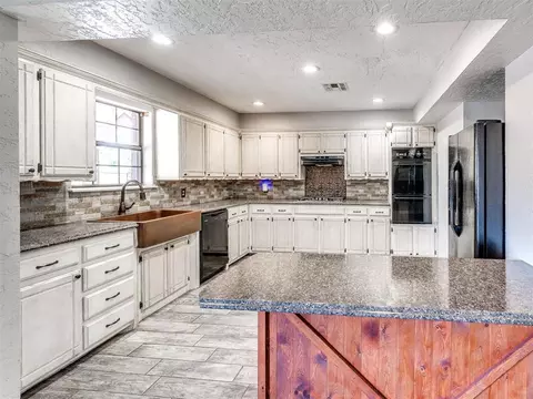 Kitchen - 245 E Riddle Rd, Chickasha, OK 73018 photo 1 of 6