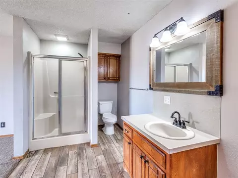 Bath - 245 E Riddle Rd, Chickasha, OK 73018 photo 2 of 4