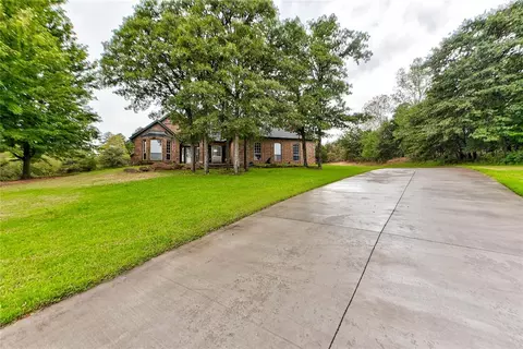 9513 S Foxmor Dr, Oklahoma City, OK 73165