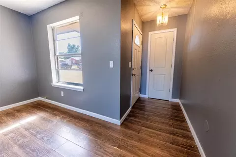 Entry Way - 304 Jarman Cir, Mcloud, OK 74851 photo 1 of 1