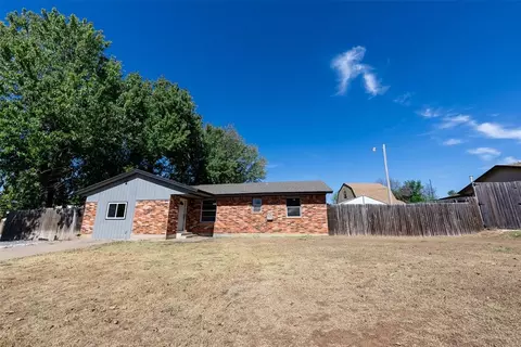 Exterior - 304 Jarman Cir, Mcloud, OK 74851 photo 4 of 4