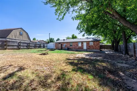 Exterior - 304 Jarman Cir, Mcloud, OK 74851 photo 3 of 4