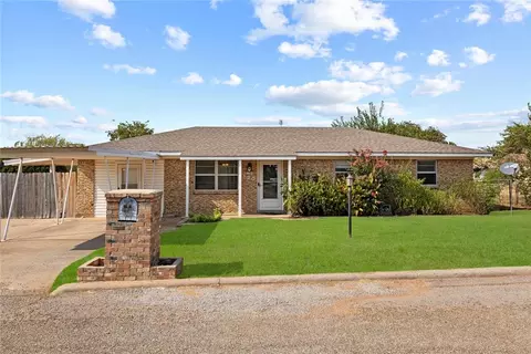 120 Ridgeline Dr, Weatherford, OK 73096