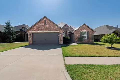 19033 Meadows Crossing Dr, Edmond, OK 73012