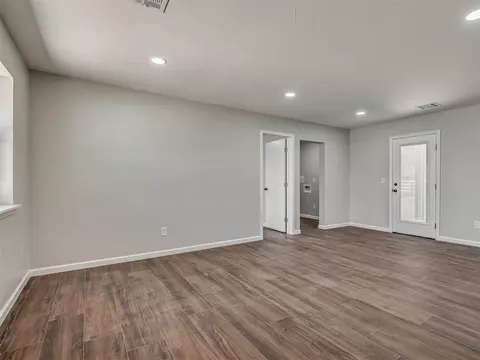 Living - 507 S Scott St, Wayne, OK 73095 photo 5 of 6