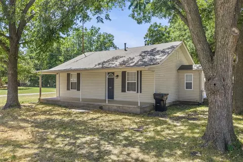 407 S Texas St, Elmore City, OK 73433